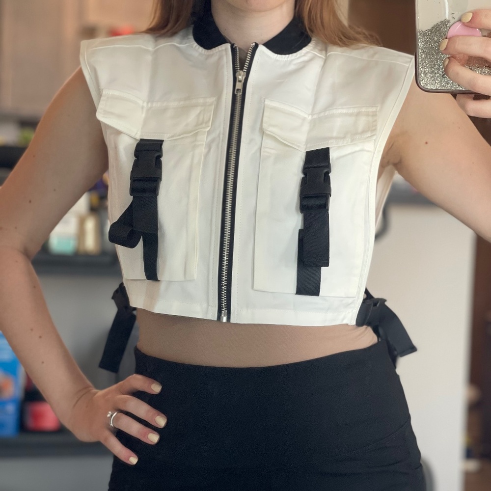 Fashionable vest white & black  size S Xs
